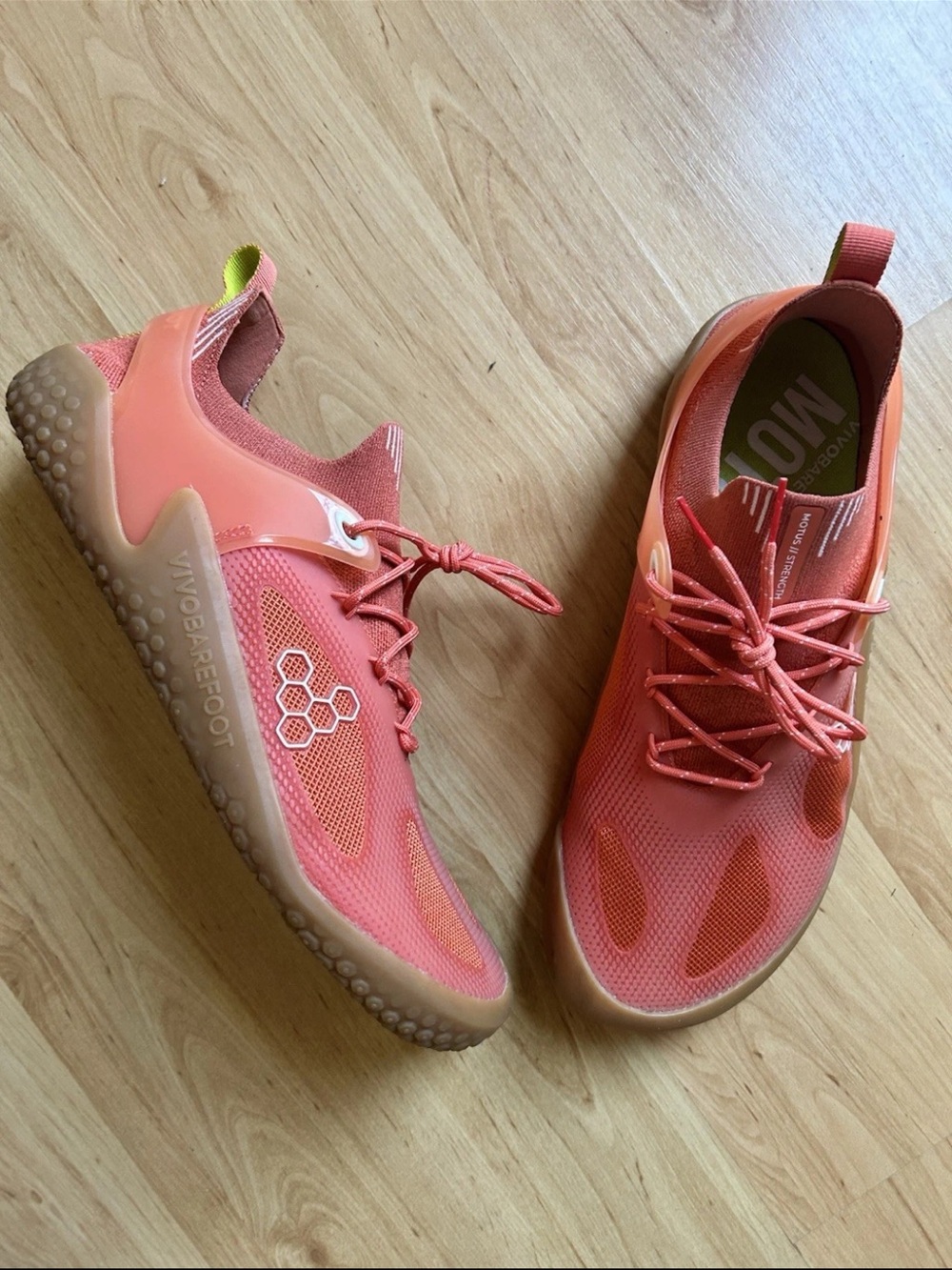 Vivobarefoot Motus strength